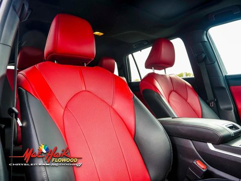 Used 2024 Toyota Highlander XSE image 22