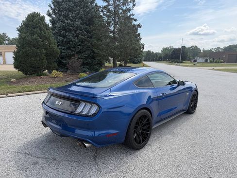 Used 2017 Ford Mustang GT RWD image 4