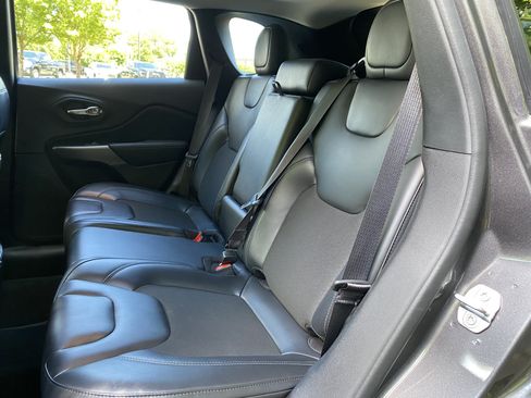 Used 2021 Jeep Cherokee Latitude Plus w/ Sun & Sound Group FWD image 37