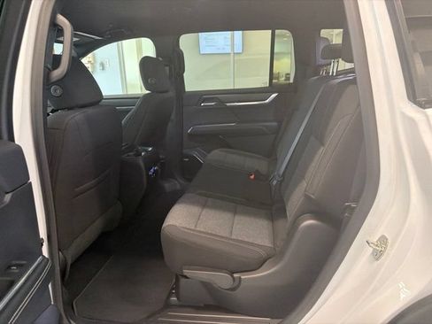 Used 2026 GMC Acadia Elevation w/ Black Edition AWD/4WD image 16