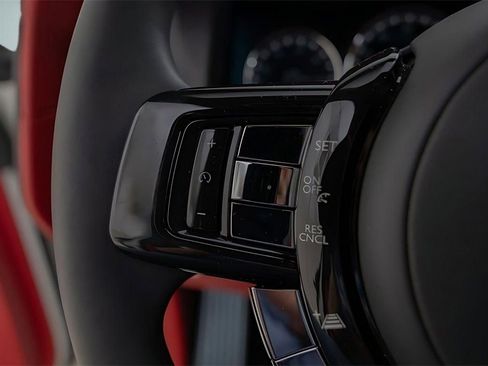 Used 2023 Rolls-Royce Cullinan image 46