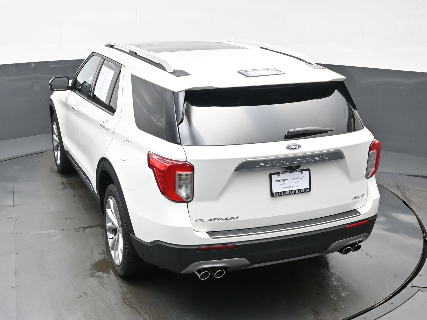 Used 2023 Ford Explorer Platinum w/ Technology Package AWD/4WD image 39