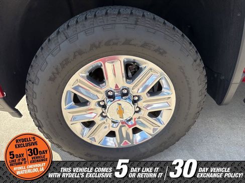 Certified 2025 Chevrolet Silverado 2500 High Country w/ Z71 Off-Road Package AWD/4WD image 5