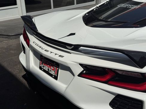 Used 2021 Chevrolet Corvette Stingray Coupe w/ Z51 Performance Package RWD image 13