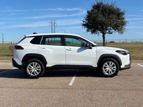 New 2026 Toyota Corolla Cross L image 5