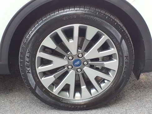 Used 2022 Ford Escape Titanium AWD/4WD image 4