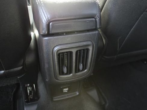 Used 2018 Jeep Compass Latitude FWD image 26