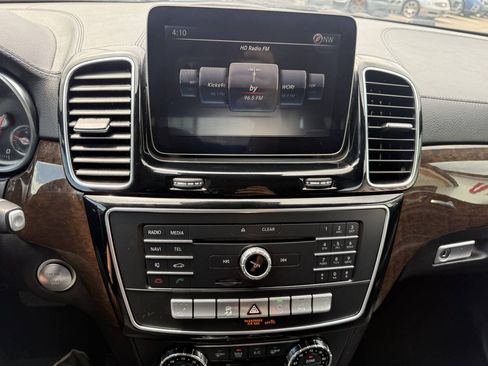 Used 2014 Mercedes-Benz GL 550 4MATIC image 22