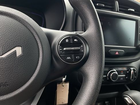 Used 2025 Kia Soul LX w/ LX Technology Package FWD image 27