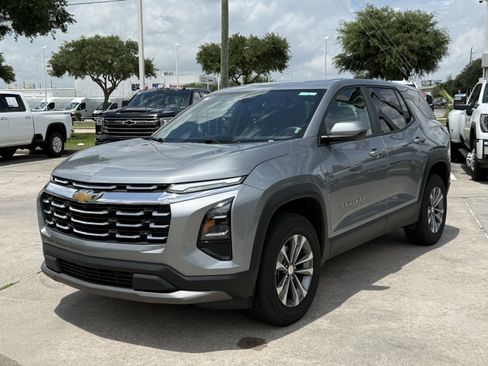 Used 2026 Chevrolet Equinox LT FWD image 9