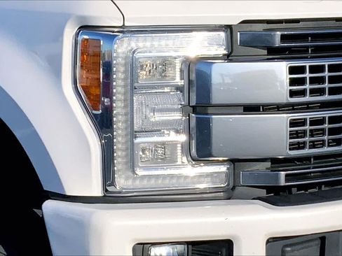 Used 2018 Ford F250 Platinum w/ Platinum Ultimate Package AWD/4WD image 25