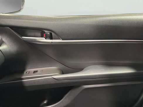 Used 2024 Toyota Camry SE w/ Convenience Package image 13