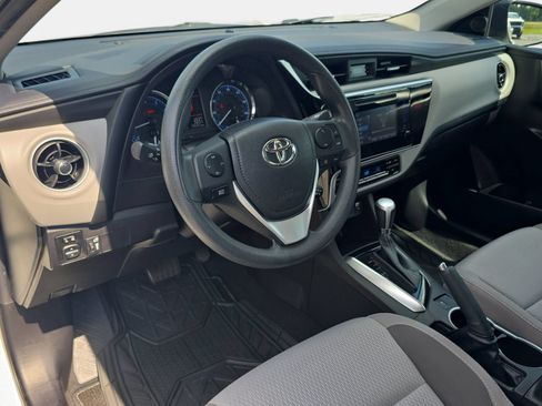 Used 2018 Toyota Corolla LE FWD image 15