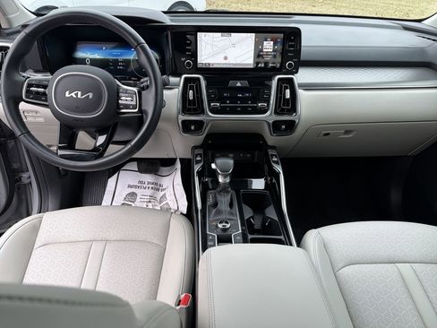 Used 2023 Kia Sorento SX image 27