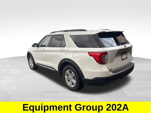 Used 2022 Ford Explorer XLT w/ Equipment Group 202A image 3