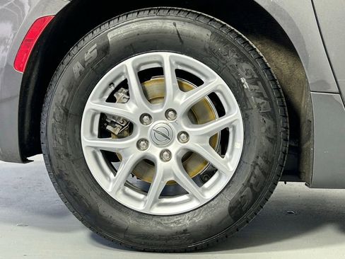 Used 2023 Chrysler Voyager LX FWD image 33