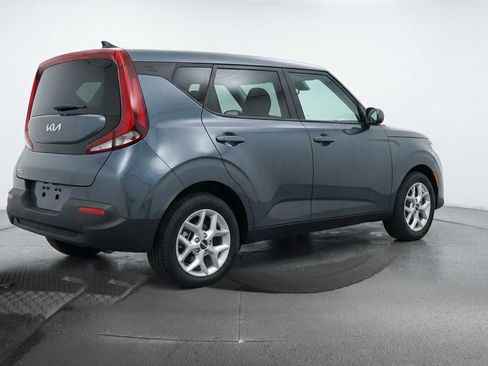 Used 2025 Kia Soul LX w/ LX Technology Package FWD image 9
