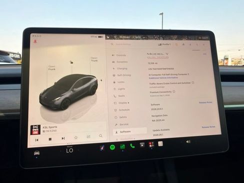 Used 2022 Tesla Model Y Performance AWD/4WD image 25