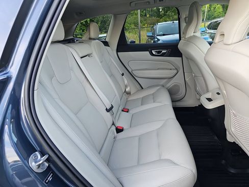 Used 2023 Volvo XC60 B5 Plus w/ Climate Package AWD/4WD image 27