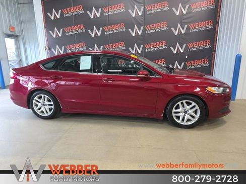 Used 2016 Ford Fusion SE w/ SE Cold Weather Package FWD image 8