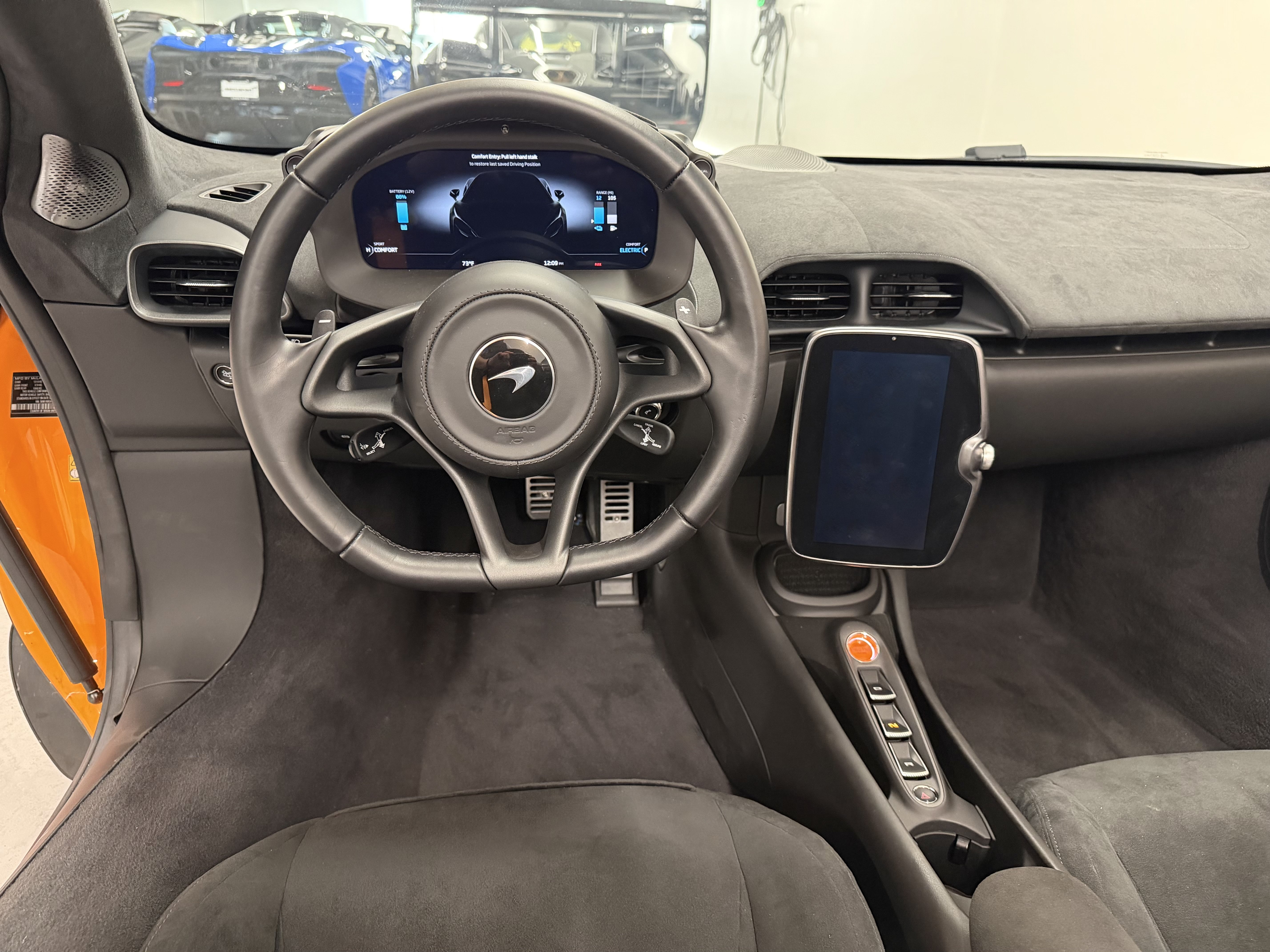 Used 2025 McLaren Artura Spider RWD image 11