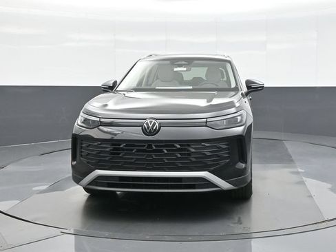 New 2026 Volkswagen Tiguan SE AWD/4WD image 2