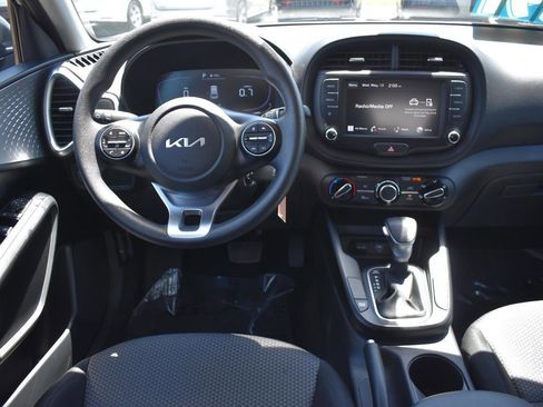 Used 2024 Kia Soul LX w/ Option Group 015 FWD image 18