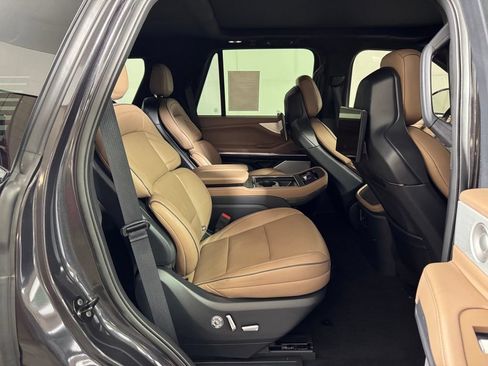 Certified 2025 Lincoln Navigator Black Label AWD/4WD image 13