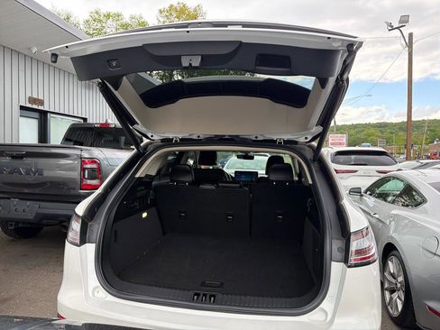 Used 2022 Lincoln Nautilus Reserve AWD/4WD image 8