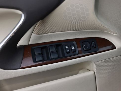 Used 2013 Lexus IS 250 w/ Premium Pkg Value Edition RWD image 38