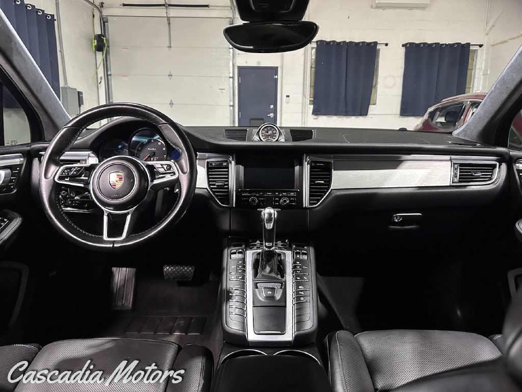 Used 2016 Porsche Macan Turbo AWD/4WD image 19