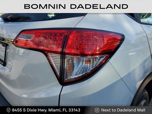 Used 2022 Honda HR-V LX image 7