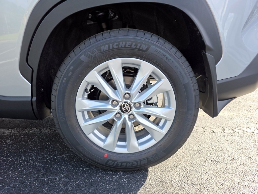 New 2026 Toyota Corolla Cross LE FWD image 19