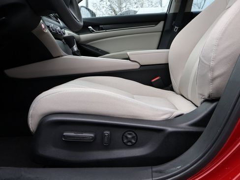 Certified 2018 Honda Accord EX image 30