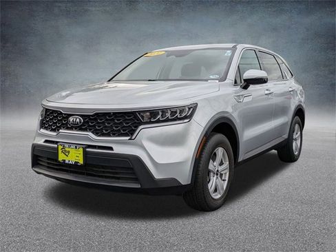 Used 2021 Kia Sorento LX image 8