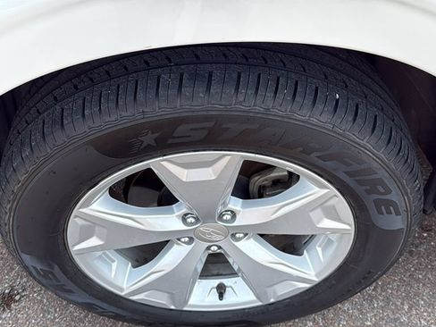Used 2014 Subaru Forester 2.5i Touring AWD/4WD image 10