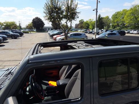 Used 2022 Jeep Wrangler Unlimited Sport AWD/4WD image 6
