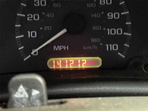 Used 2001 Chevrolet Cavalier Sedan w/ Preferred Equipment Group 1 image 12