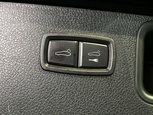 Used 2021 Porsche Macan AWD/4WD image 21