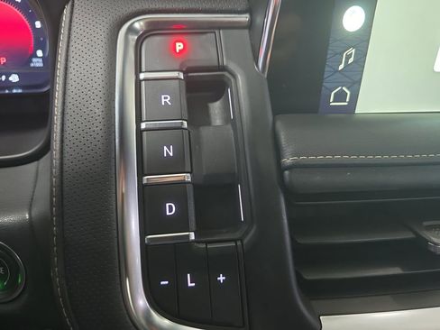 Used 2022 GMC Yukon XL SLT w/ SLT Premium Package RWD image 19