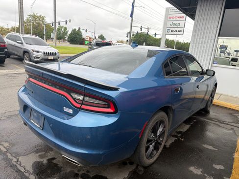 Used 2021 Dodge Charger SXT w/ Blacktop Package AWD/4WD image 6