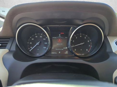 Used 2017 Land Rover Range Rover Evoque SE image 9