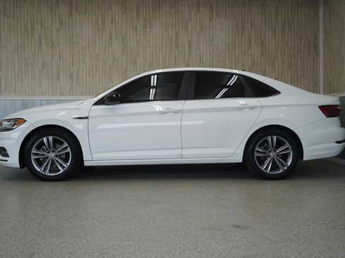 Used 2020 Volkswagen Jetta R-Line w/ R-Line Cold Weather Package FWD image 5