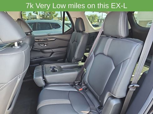 Used 2025 Honda Pilot EX-L image 16
