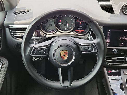 Used 2024 Porsche Macan AWD/4WD image 27