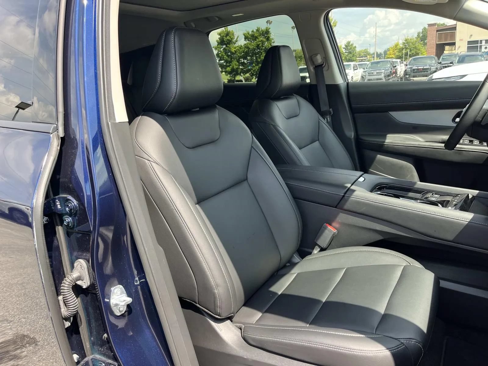 Used 2025 Nissan Murano SL w/ Cargo Package AWD/4WD image 29