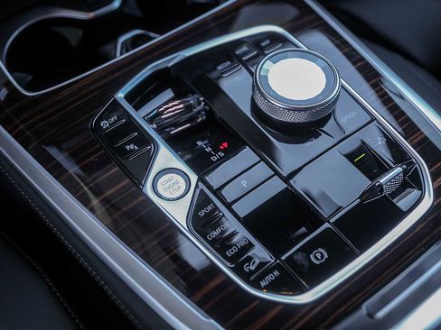 New 2026 BMW X7 xDrive40i w/ M Sport Package image 17