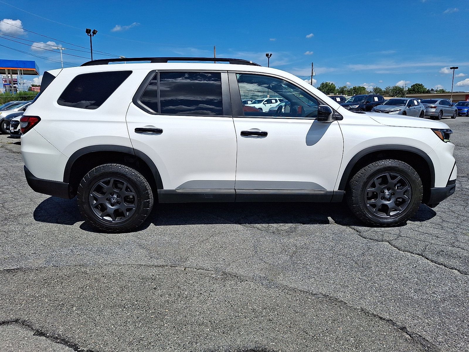 Used 2023 Honda Pilot TrailSport image 7