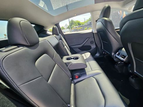 Used 2025 Tesla Model Y Long Range RWD image 63