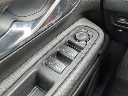 Used 2024 GMC Terrain SLT w/ Tech Package image 27